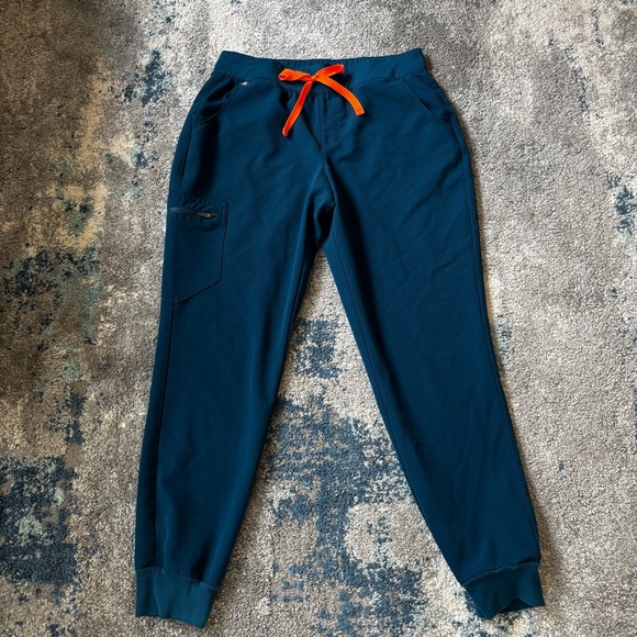 FIGS Set Top & Pants Catarina Top and Zamora jogger Scrub Set Sz Medium - Picture 7 of 12